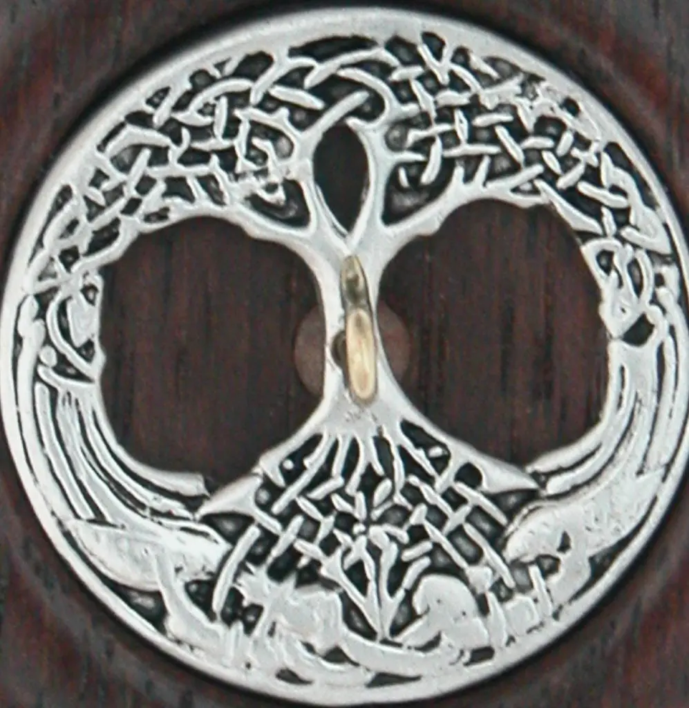 Celtic tree of life IX Ringspindle close up