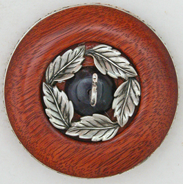 Front view of amethyst wreath